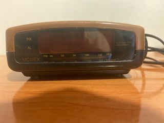 Reloj Despertador Monex AM/FM Radio