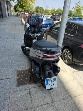Piaggio MP3 400 HPE Scooter Maxi