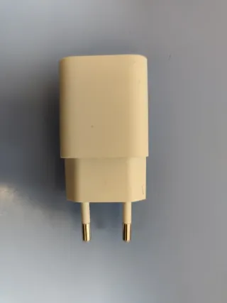 Mando Google Chromecast, cargador y cable