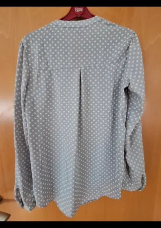 Blusa lunares gris Primark Talla S