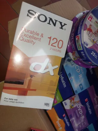 Lotti vari CD/DVD Verbatim Sony VHS audiocassette