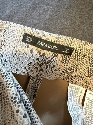 Falda pantalón Zara estampado serpiente