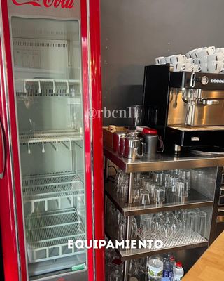 Traspaso Cafeteria Bar C2 con terraza en Sants