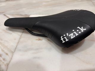 Sillín FIZIK negro