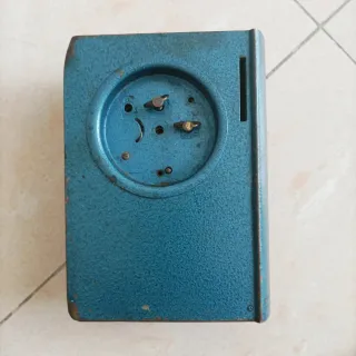 Salvadanaio libro antico metallo