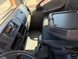 Camión Nissan Cabstar 2016