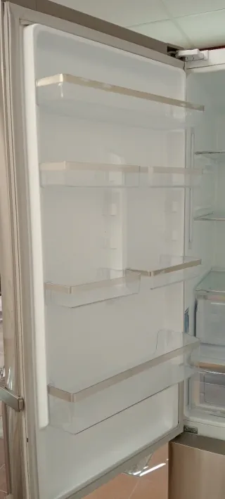 NEVERA COMBI SAMSUNG NO FROST ENERGÍA A+++