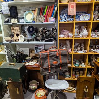 Bidé Antigo Esmaltado com Suporte Dobrável