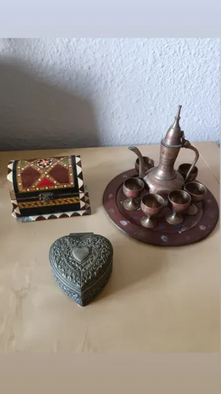 Set antigüedades: joyero, cafetera y copas