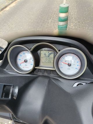 Kymco Superdink 125i Maxi Scooter