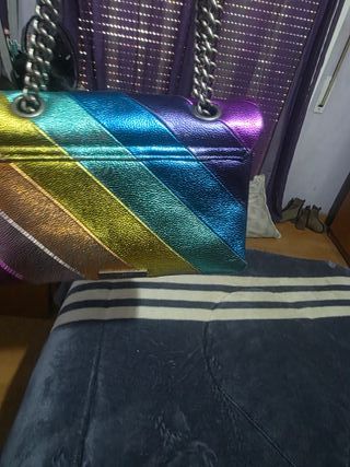 Bolso multicolor con cadena