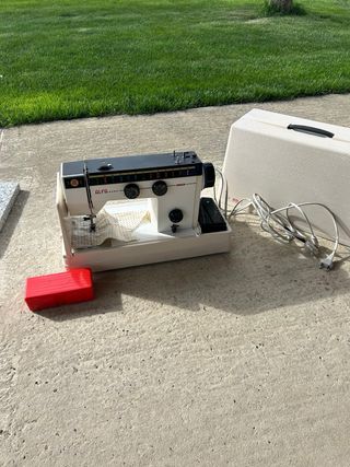 Máquina de coser Alfa 3749 vintage