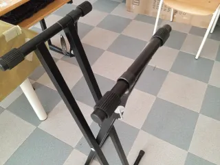 Teclado electrónico con soporte Marca: Rock Jam