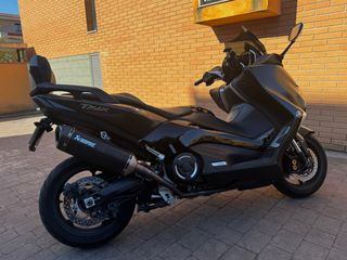 Yamaha Tmax 530 DX Negra