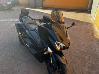 Yamaha Tmax 530 DX Negra