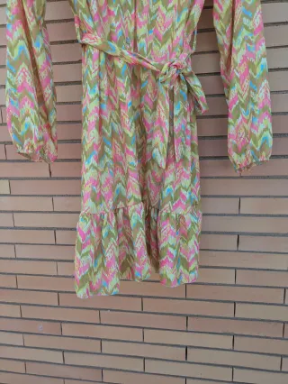 Vestido La Corona corto manga larga