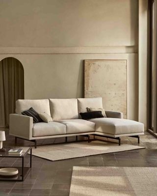Sofa Galene y mesa de centro Balwind de Kave Home