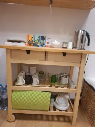 Camarera GRANDE de madera robusta excelente estado