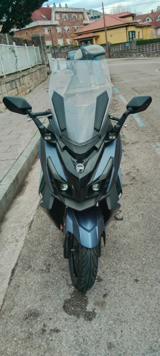 Sym Cruisym 300 E-5 TCS Maxi Scooter Automática