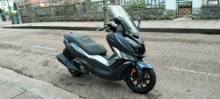 Sym Cruisym 300 E-5 TCS Maxi Scooter Automática