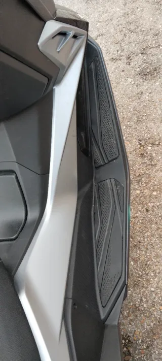 Sym Cruisym 300 E-5 TCS Maxi Scooter Automática