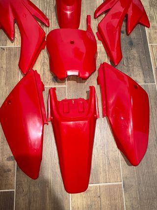 Plasticos carenados rojo pit bike CRF70