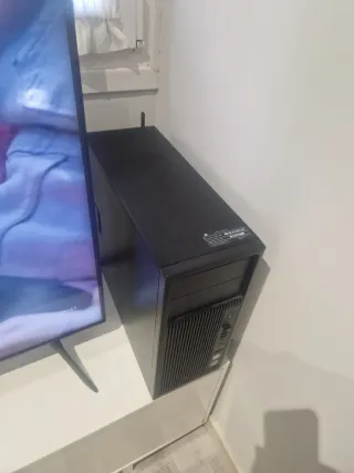 Workstation HP Z240 Negra