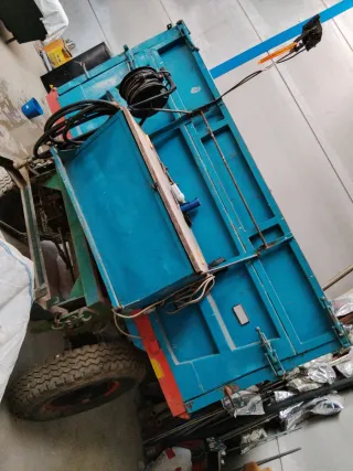 Remolque agrícola azul