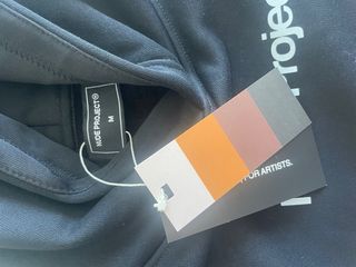 Sudadera Nude Project Negra Rosas Talla M