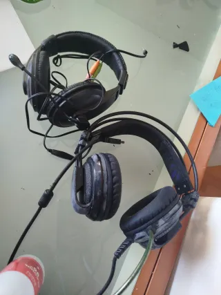 Dos Auriculares con micrófono