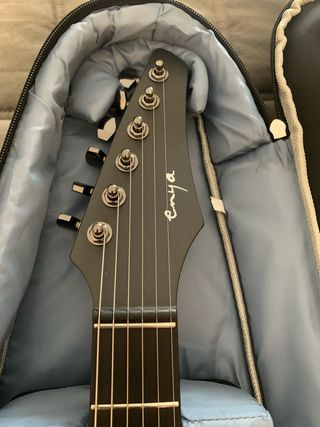 Guitarra Enya Inspire Negra + Accesorios