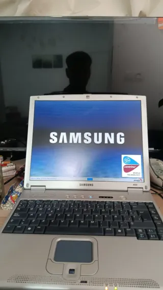Portátil Samsung Plata y Negro