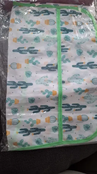 Baberos manga larga, hay 5 diferentes