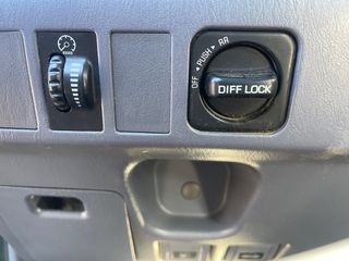Toyota Land Cruiser 90 1999