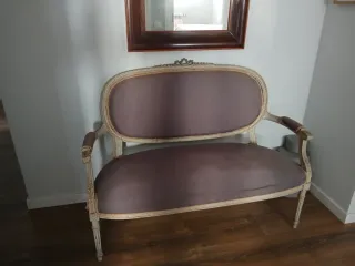 Sofá antiguo estilo Luis XVI