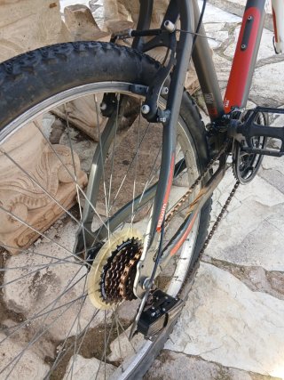 2 BICILETAS ROCKRIDER x 170 euros, 85 la unidad.