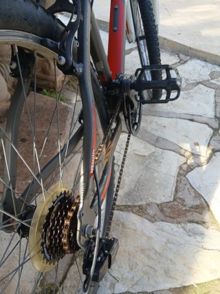 2 BICILETAS ROCKRIDER x 170 euros, 85 la unidad.