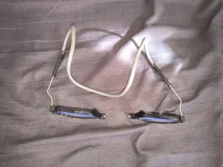 Gafas de lectura negras y azules