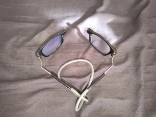 Gafas de lectura negras y azules