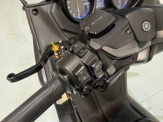 Yamaha T-Max 560 Maxi Scooter Negra