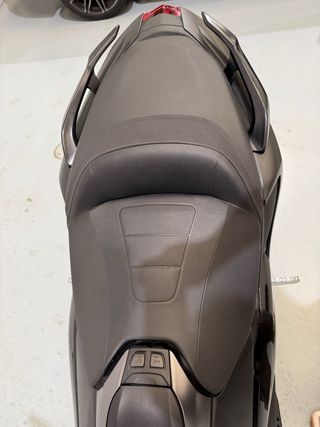 Yamaha T-Max 560 Maxi Scooter Negra