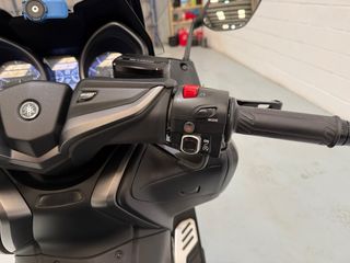 Yamaha T-Max 560 Maxi Scooter Negra