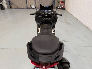 Yamaha T-Max 560 Maxi Scooter Negra