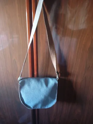 Bandolera pequeña de cuero