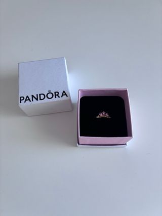 Anillo Pandora Corona Rosa Dorado