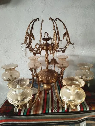 Lámpara de techo antigua dorada