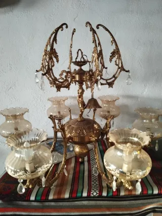 Lámpara de techo antigua dorada