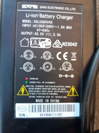Cargador Batería Li-ion Tucano