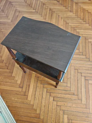 Tavolino vintage in legno a 2 ripiani