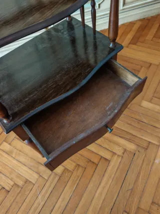 Tavolino vintage in legno a 2 ripiani